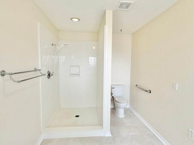 Building Photo - Spacious 3-Bedroom Home Near NAS Whiting Field