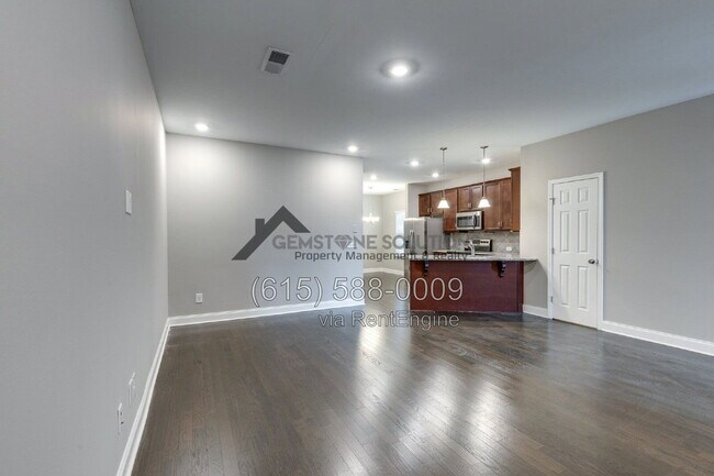 Building Photo - 714 Hahn Ct