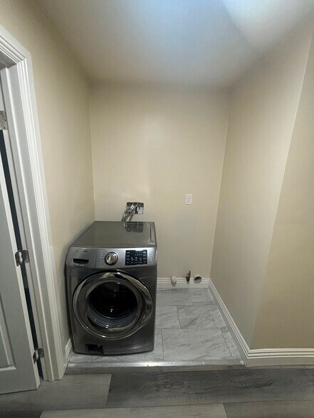 Building Photo - 1229 W Gage Ave