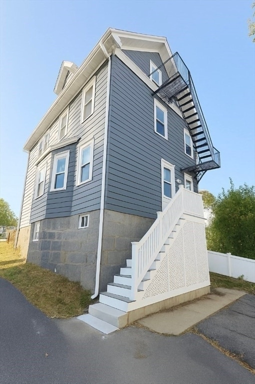 Building Photo - 145 Lagrange St