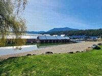 Building Photo - Bayview Lakeside Charmer