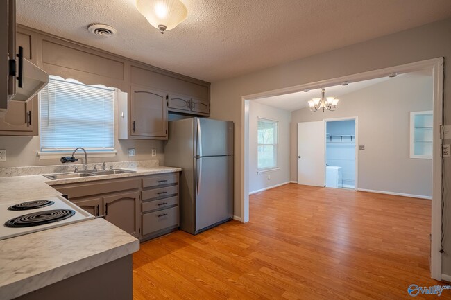 Building Photo - 912 Mountain Gap Rd SE