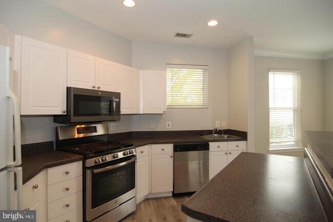Building Photo - 3851 Aristotle Ct