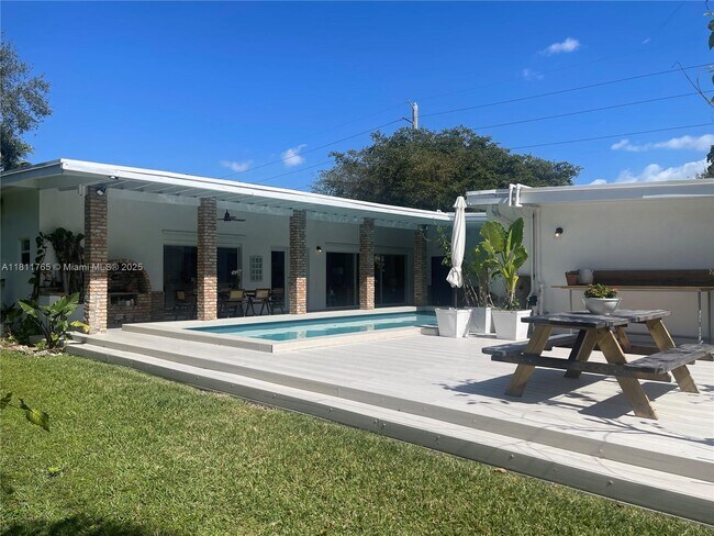 Building Photo - 12900 SW 82nd Ave