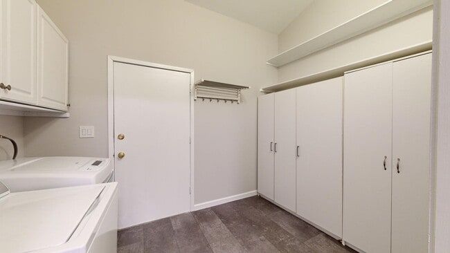 Building Photo - 773 Peninsula Ct