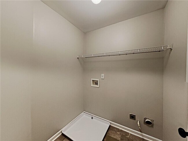 Building Photo - 2184 Longmont Dr