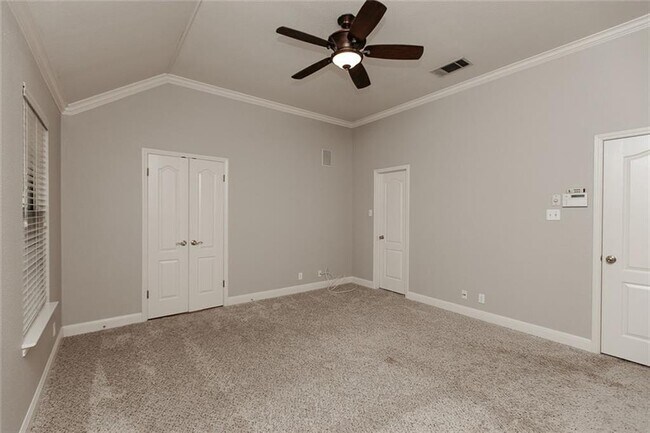 Building Photo - 17002 Hillside Dr