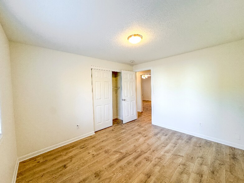 Building Photo - 12502 NE 19th St