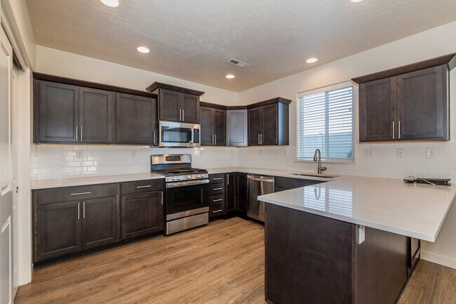 Building Photo - 10236 W Achillea St