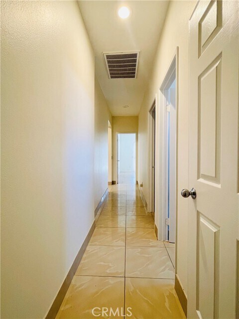 Building Photo - 83107 Greenbrier Dr