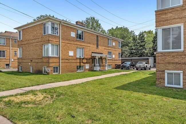 Building Photo - 18997 Hilliard Blvd