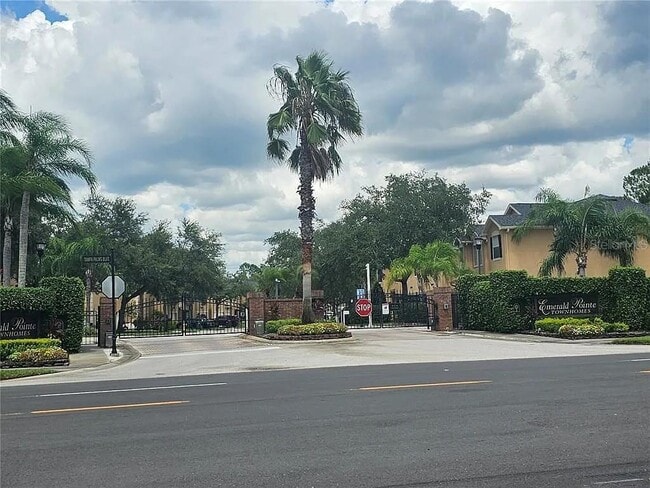 Building Photo - 16304 Parkstone Palms Ct