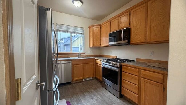 Building Photo - Spacious 3 Bedroom, 3 Bath End-Unit Condo – Parkview Village, Lynnwood