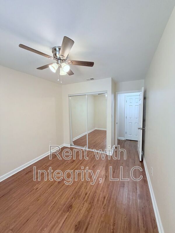 Building Photo - 1352 Ocala Rd