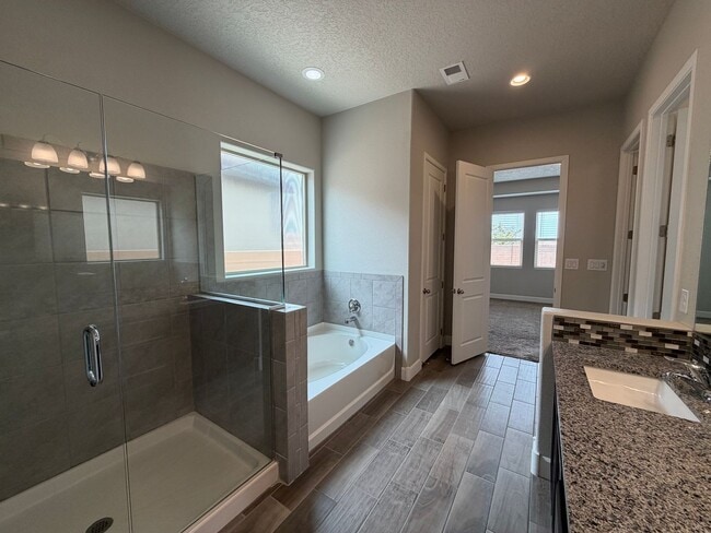 Building Photo - Luxury Single Story 3 Bedroom Plus Office / Sitting Room Recent Construction Available in Exclusi...