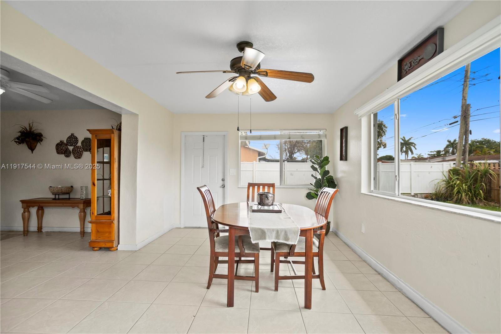 Building Photo - 1831 SW 97th Ter