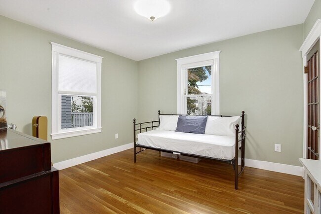 Building Photo - 66 Whitten St