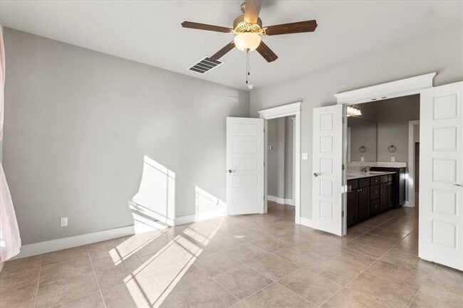 Building Photo - 710 Arrow Point Dr