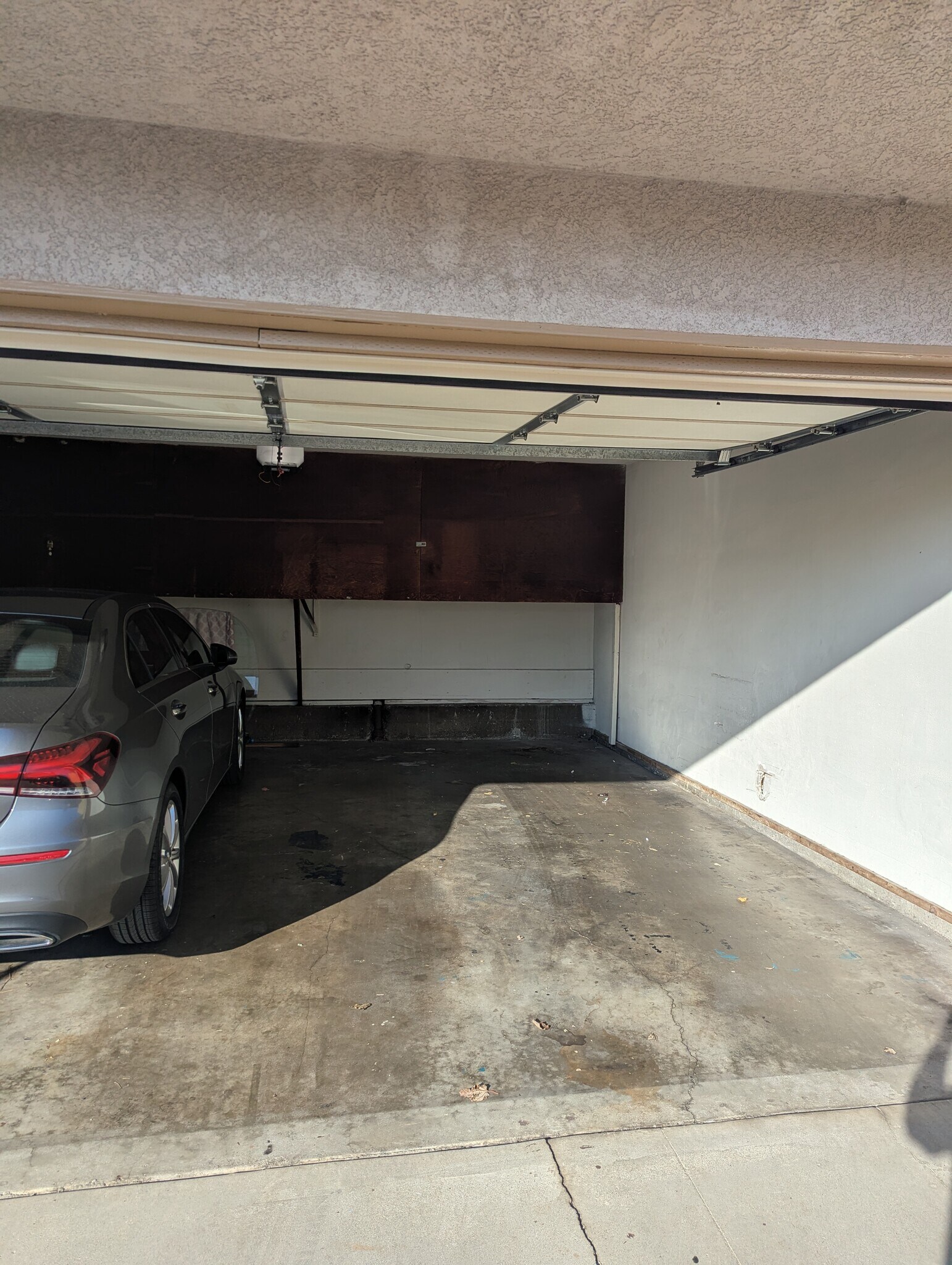 Building Photo - 902 Centinela Ave