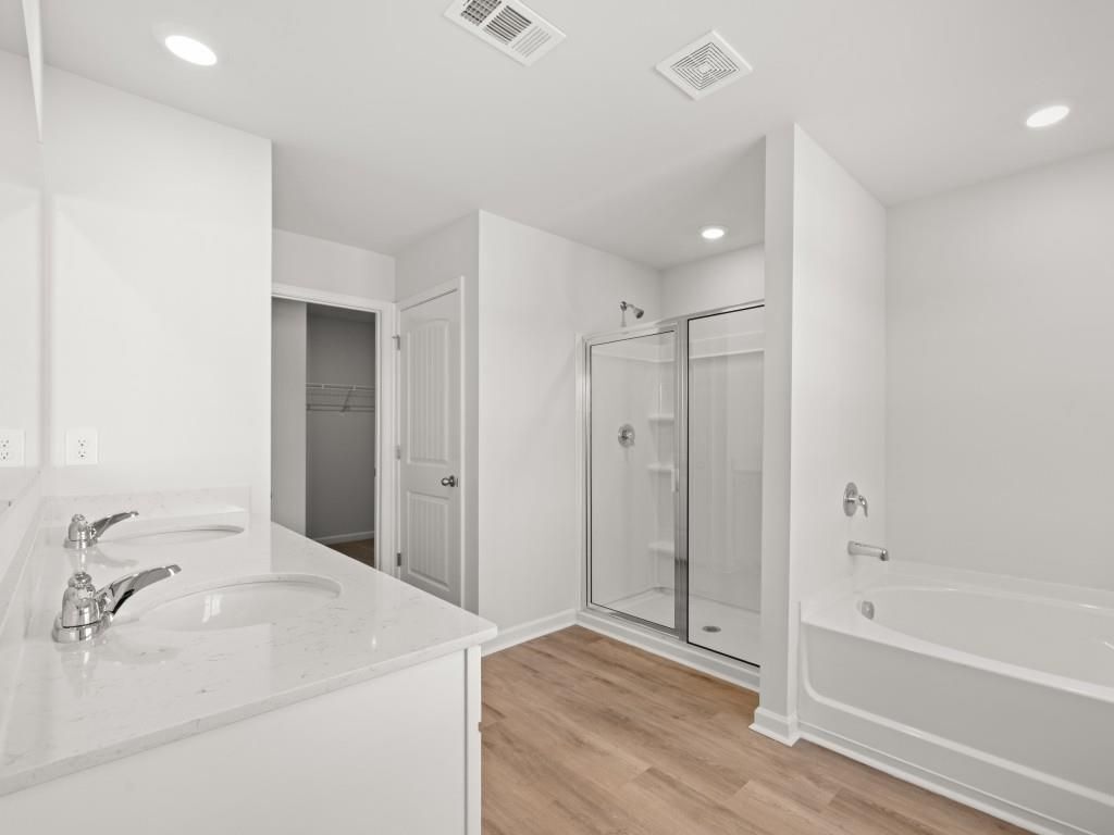 Building Photo - 102 Hughes Pl Dr