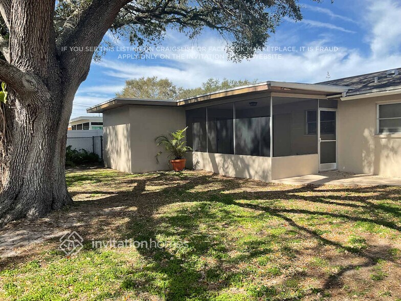 Building Photo - 1685 Fortune Dr