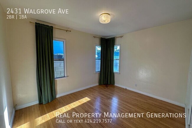 Building Photo - 2431 Walgrove Ave