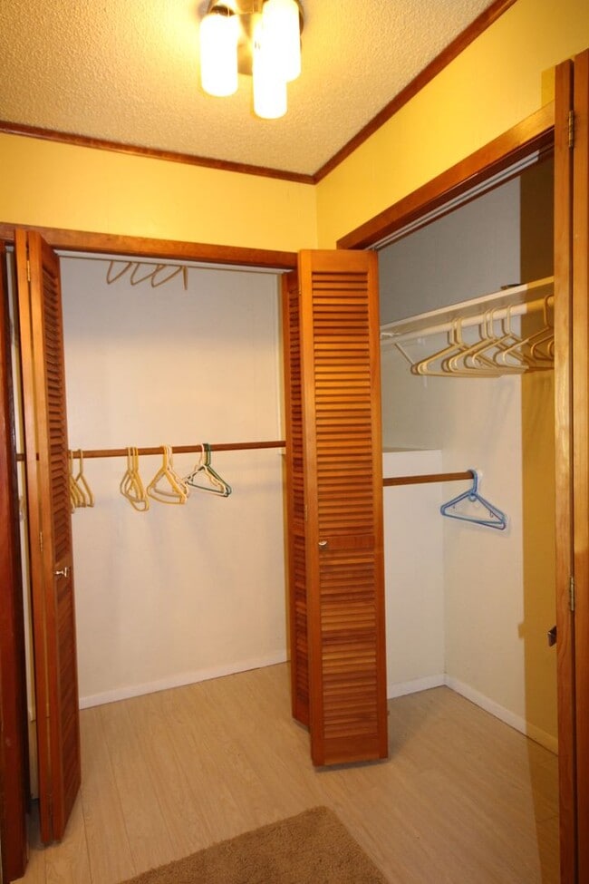 Building Photo - Browns Point Home With Amazing Views!