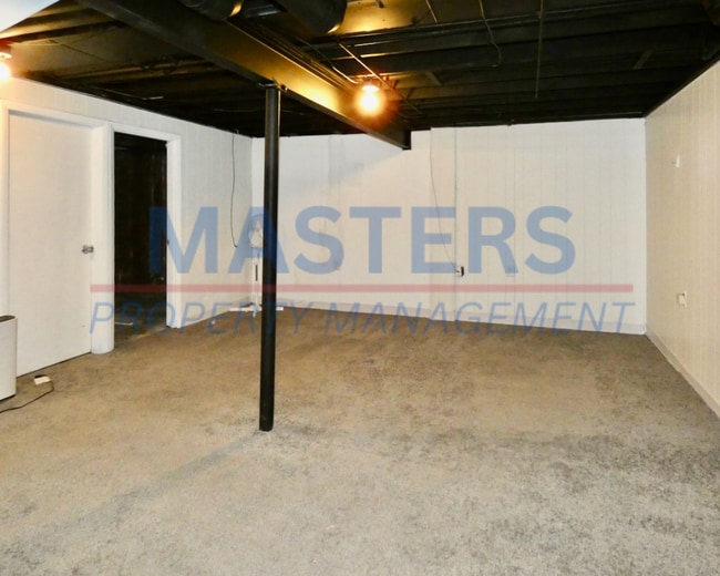 Building Photo - 160 Quail Rd