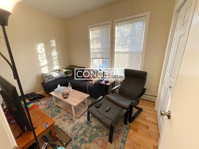 Building Photo - 8 Bickford Ave