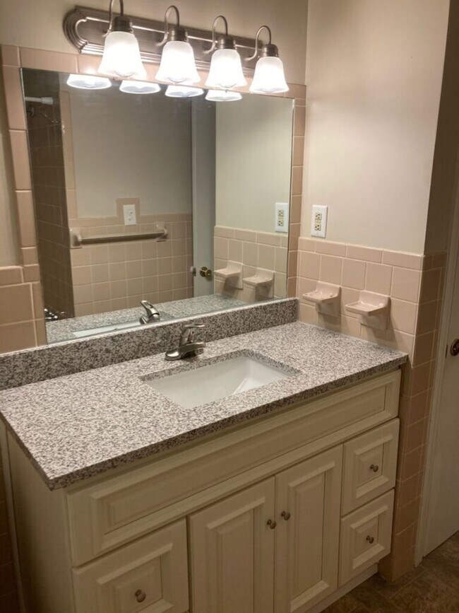 Building Photo - Charming 3BR House in Winston Salem