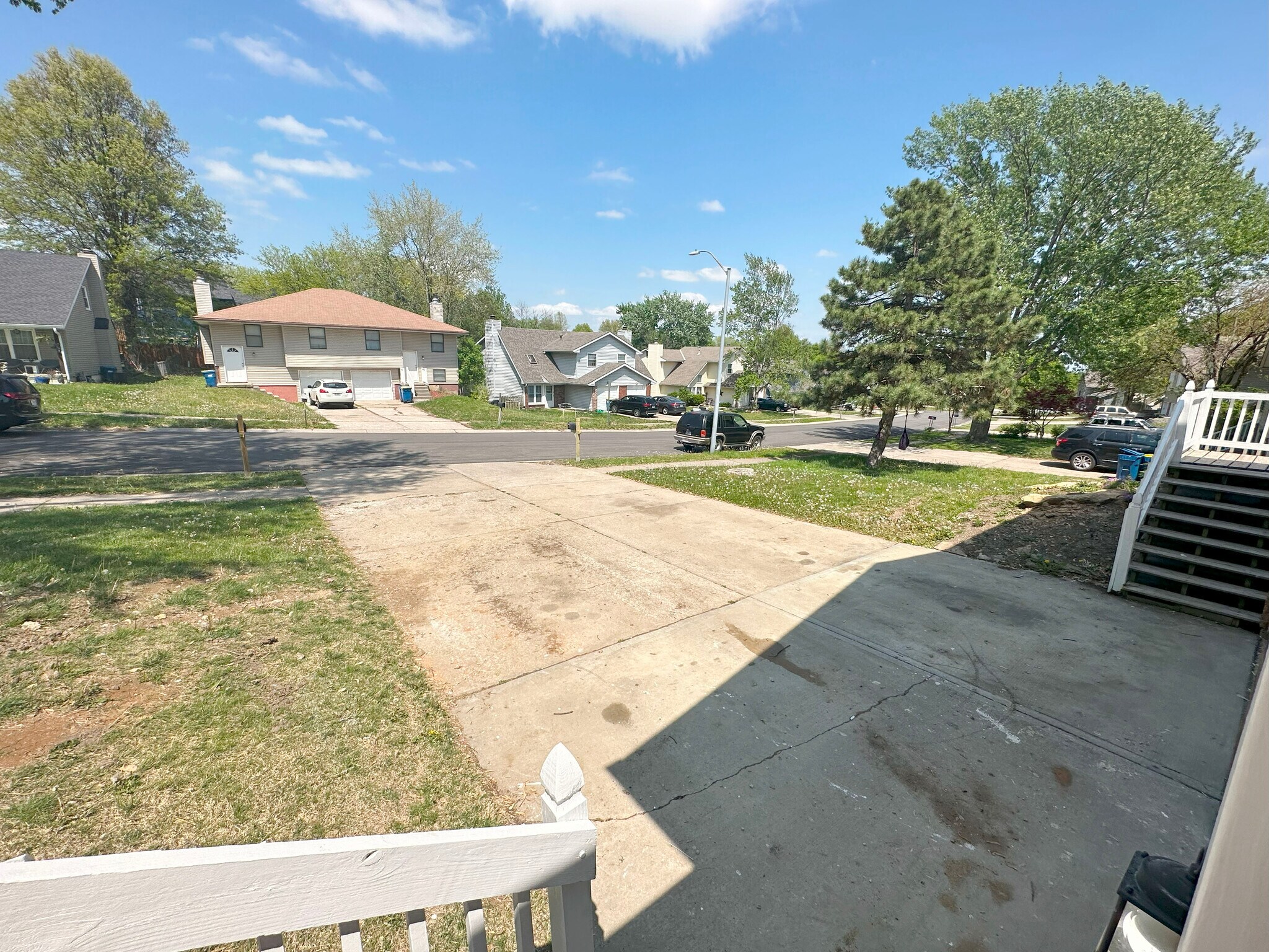 Building Photo - 1417 La Chateau Dr