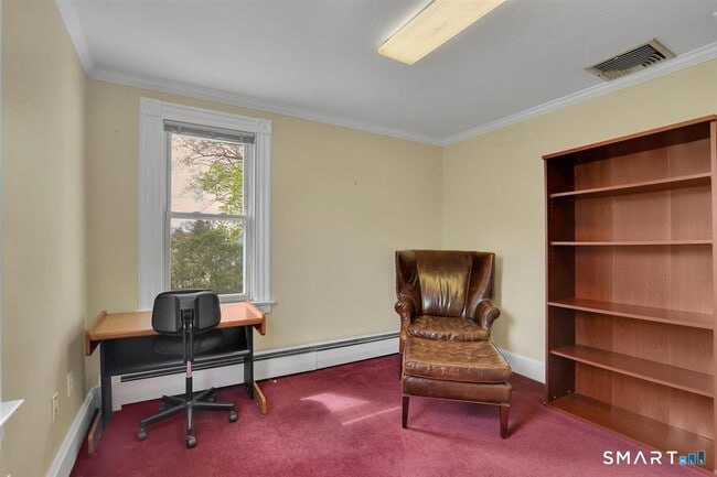 Building Photo - 36 School St