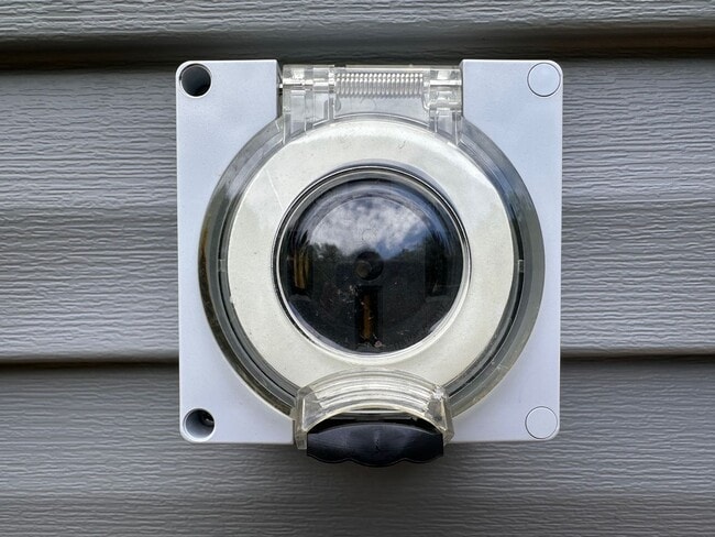 Building Photo - 415 Highland Ave