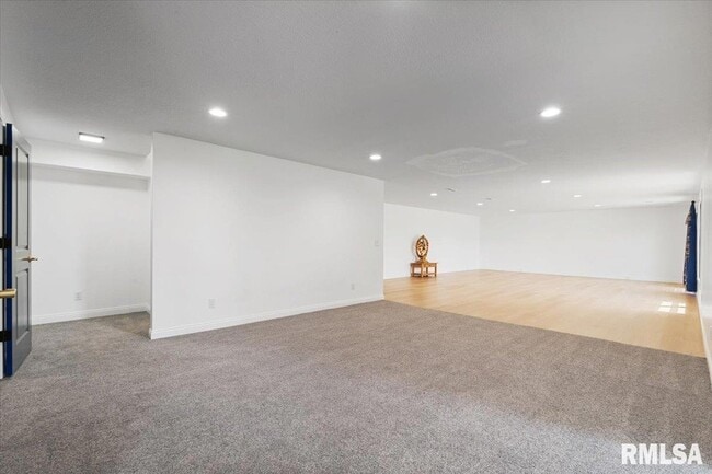 Building Photo - 6817 Timber Ct