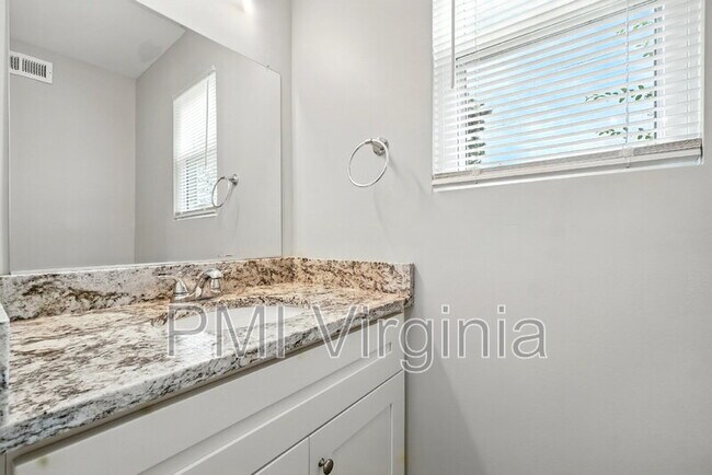 Building Photo - 5081 Holly Farms Dr