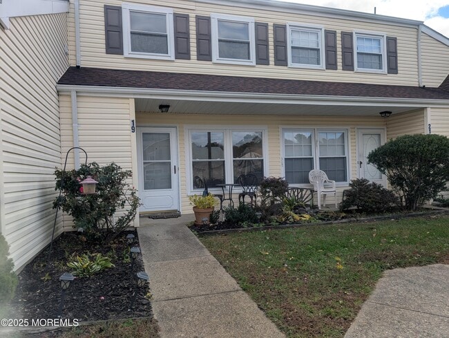 Primary Photo - 19 Gibraltar Ct