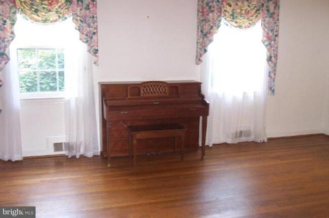 Building Photo - 9405 Locust Hill Rd