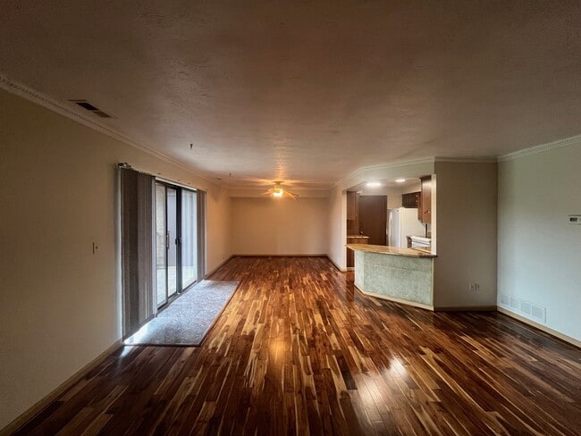Building Photo - 7283 Beacon Hill Dr