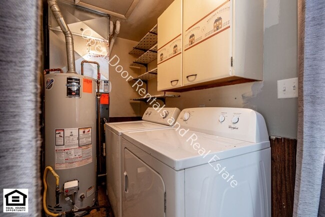 Building Photo - 4814 Blum Dr