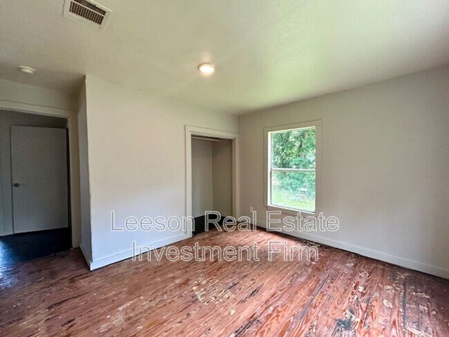 Building Photo - 7041 Penny St