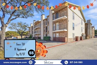 Building Photo - 9520 Royal Ln