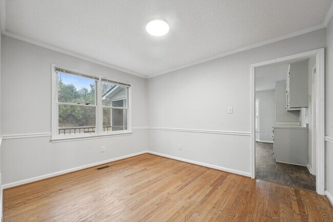 Building Photo - 131 Autumn Ridge Dr