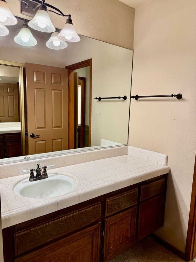 Building Photo - FOR RENT – Aspen Creek Condo in Mammoth Lakes