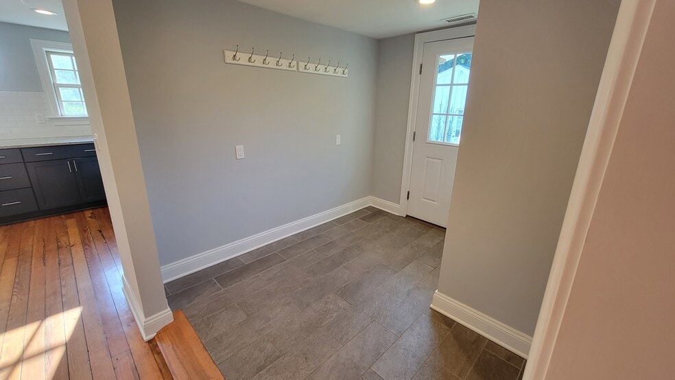 Mudroom - 248 Smith Ridge Rd