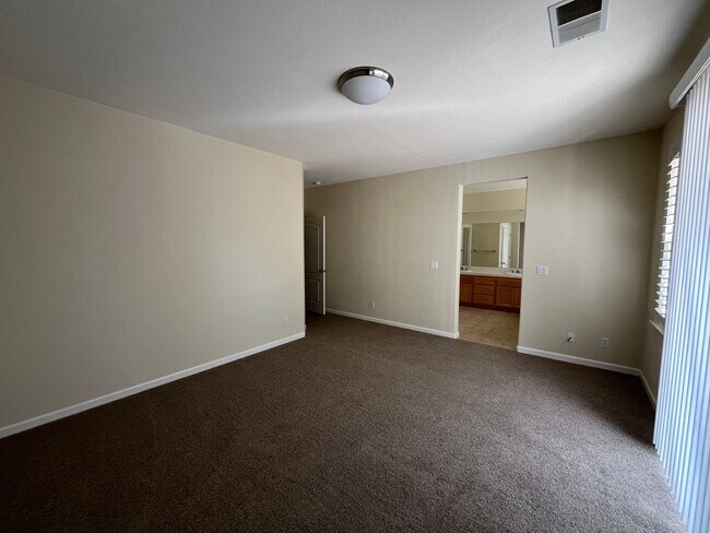 Building Photo - Beautiful Large Home in Wildhorse