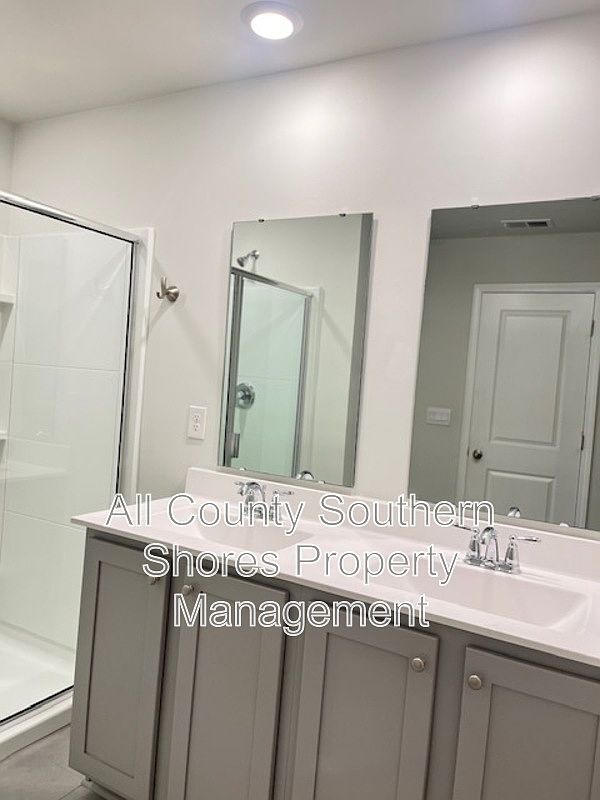 Building Photo - 2879 Pegasus Pl