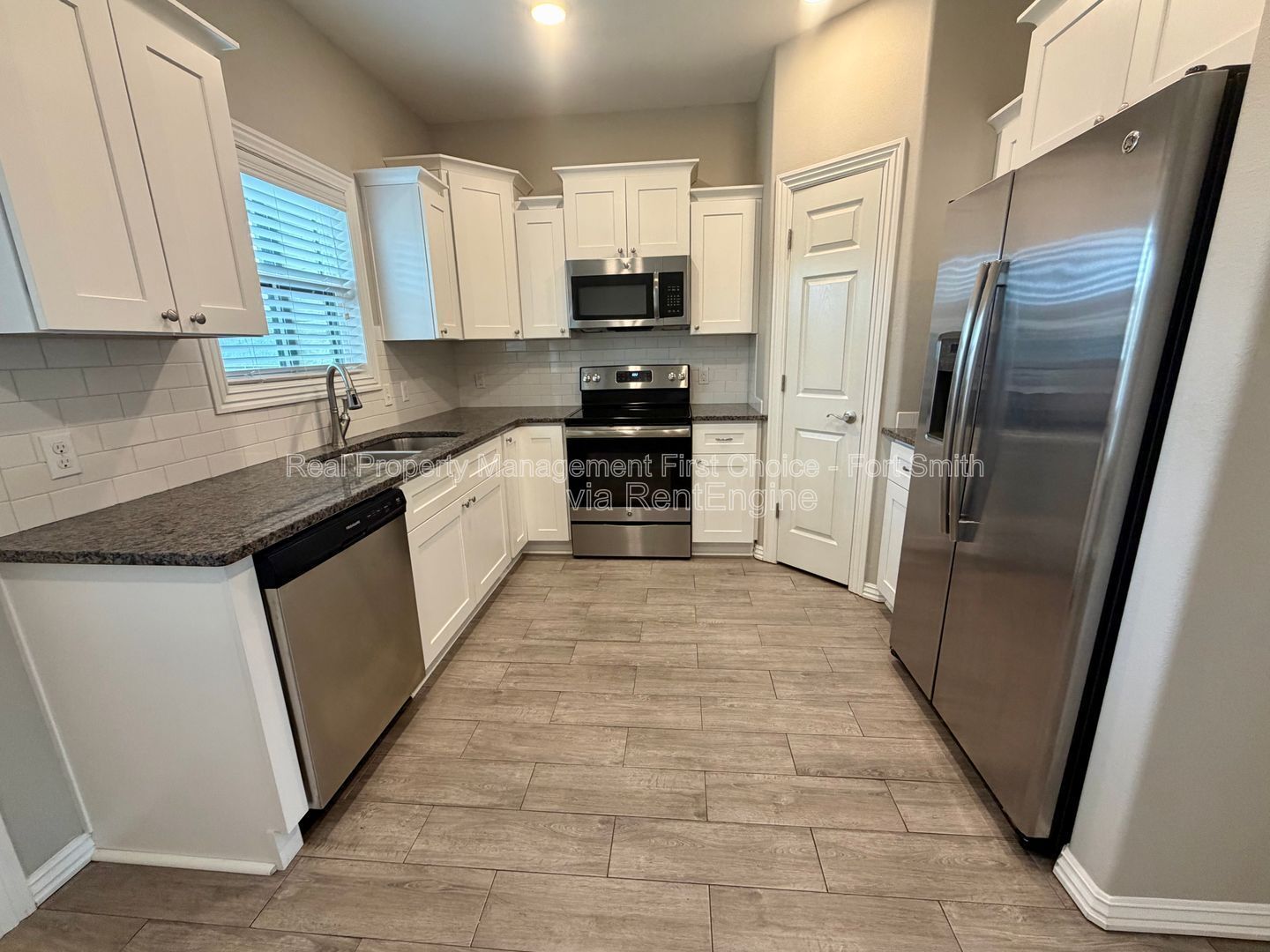 Building Photo - 9919 Landry Dr