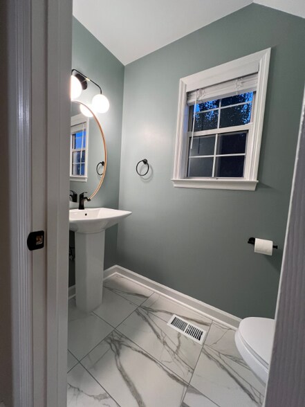 Building Photo - 1680 Witt Hill Dr