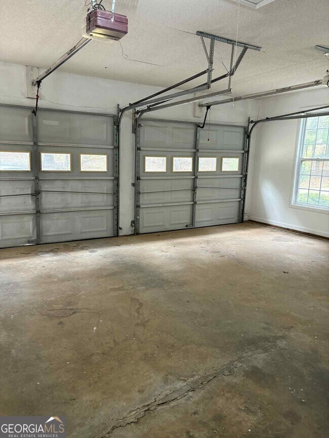 Building Photo - 68 Lancaster Way