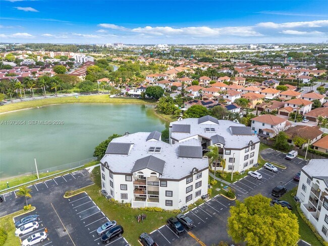 Building Photo - 9735 Fontainebleau Blvd